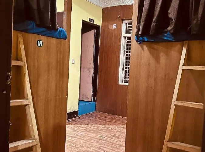 Hotel Trekkers 3*