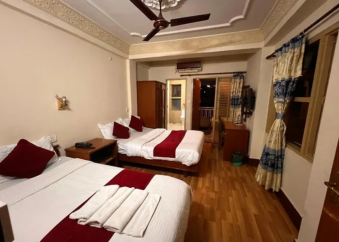 Trekkers Hotel 3*