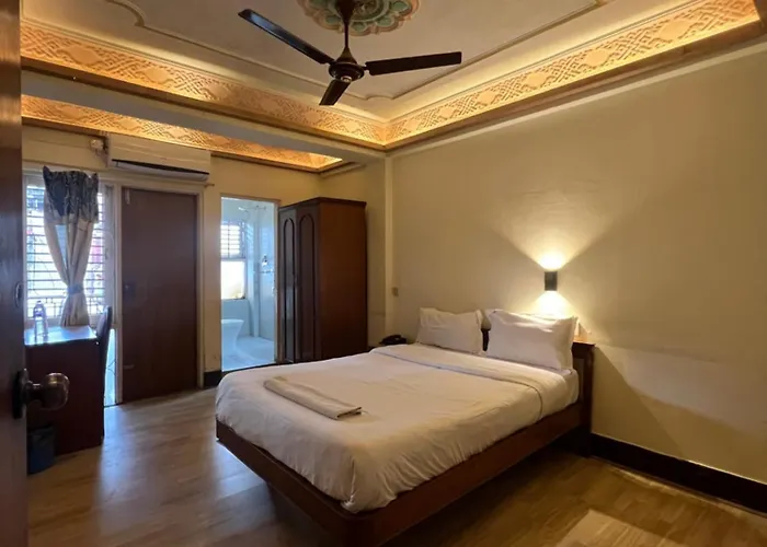 Trekkers Hotel 3*