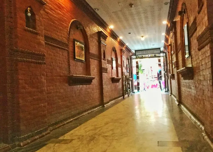 Hotel Trekkers 3*